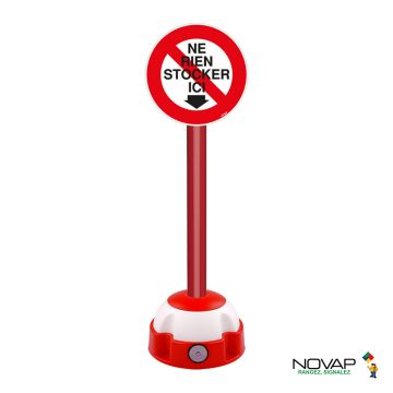 Poteau aluminium Rouge sur socle balise avec panneau - Ne rien stocker ici - Novap