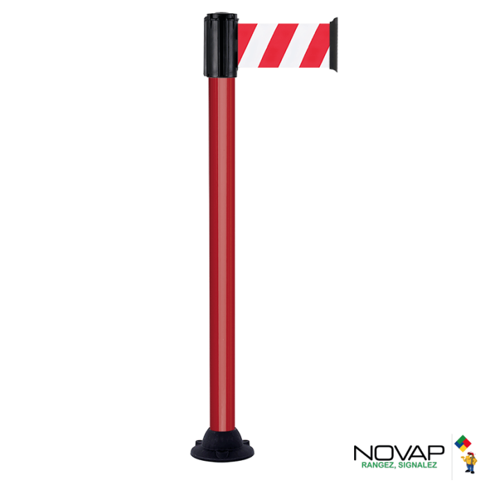 Poteau Alu Rouge laqué à sangle Rouge/Blanc hachuré 3m x 100mm sur socle fixe - Novap