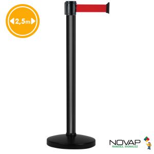 Poteau de guidage Noir - FIRST - sangle Rouge 2,5m x 50mm sur socle portable - NOVAP