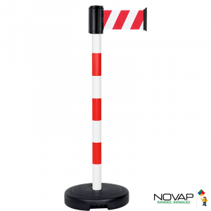 Poteau PVC Rouge/Blanc à sangle Rouge/Blanc hachuré 3m x 100mm sur socle 9kg à lester - Novap