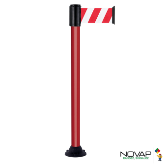 Poteau Alu Rouge laqué à sangle Rouge/Blanc hachuré 3m x 100mm sur socle fixe - Novap
